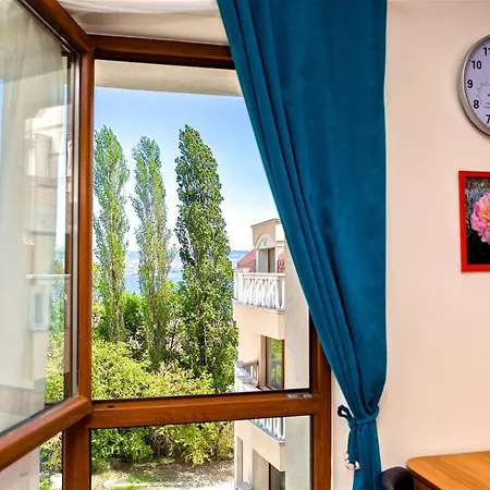Brand New Right On The Beach Appartement *